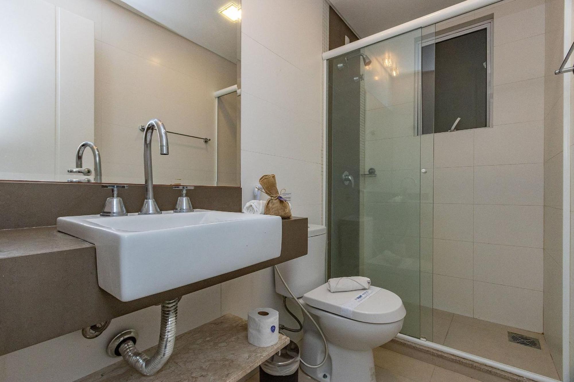Boulevard Bombinhas 224-D - 50m do mar&Frente Avenida - Condominio de Luxo - Piscina - Jacuzzi - Portaria 24h Exterior foto