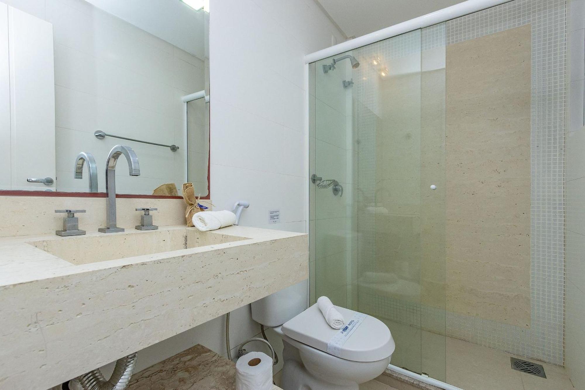 Boulevard Bombinhas 224-D - 50m do mar&Frente Avenida - Condominio de Luxo - Piscina - Jacuzzi - Portaria 24h Exterior foto